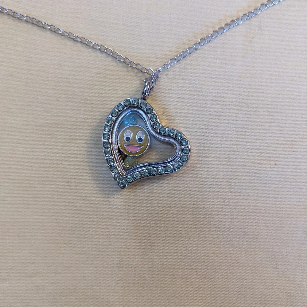 Floating Charm Locket Necklace Rhinestones Memory Pendant Silver Tone T5B8D